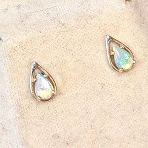 Opal 14k gold earrings